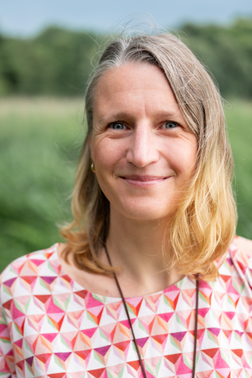 Kerstin Schindhelm: Emotions-Coaching zur erfüllten Beziehung und Berufung » Emotional frei und erfüllt Leben durch tiefenwirksame Körperprozesse